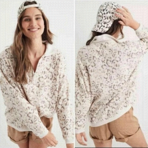 Aerie | Quarter Zip Sweatshirt in Grey Leopard